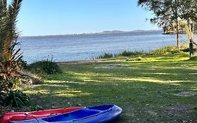 Lakefront - Stunning Clear Water View And Direct Access To Water